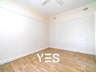 1 / 4 Allen Street, Glen Waverley