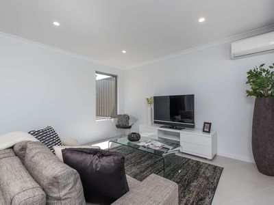 28D Moorhead Way, Koondoola