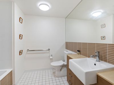 522 / 66 SICKLE AVENUE, Hope Island