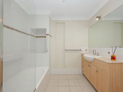 38 / 18-30 Sir Leslie Thiess Drive, Townsville City