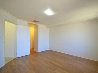 8 Yoorn Way, Bertram