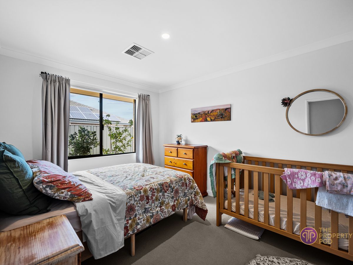 12 Furnell Way, Lakelands