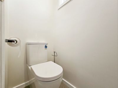 4 / 42 Greendale Road, Doncaster East