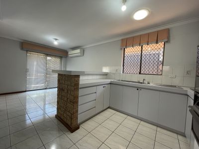 2a Yeovil Crescent, Bicton