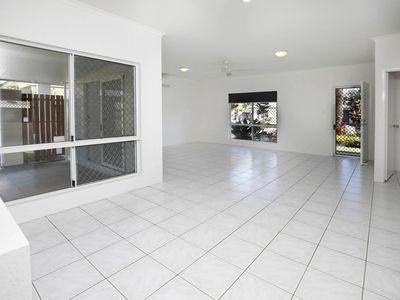 6 Mcrobbs Close, Edmonton