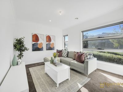 38 Bonhams Circuit, Manor Lakes