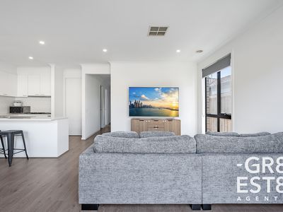 4 AQUATIC DRIVE, Cranbourne West