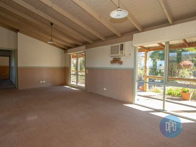 99 Star of the Glen Road, Bonnie Doon