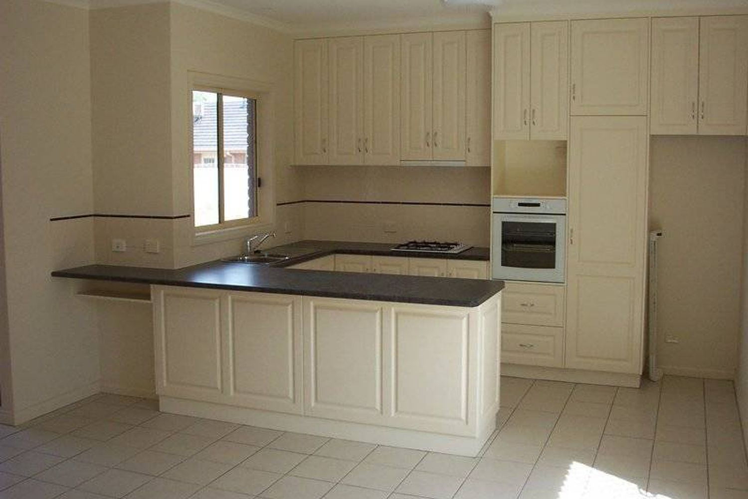1-3 McNeil Close, Horsham