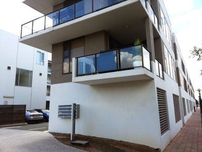 E1 / 18 Main Street, Mawson Lakes
