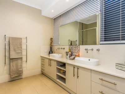 5 Emperor Way, Yanchep