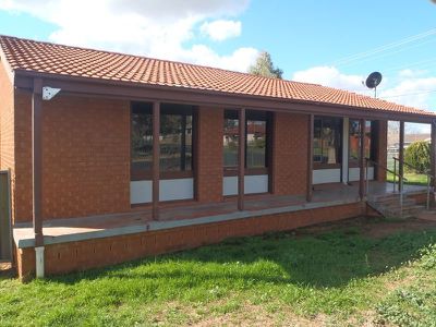 28 Collins Avenue, Dubbo