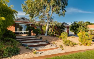 27 Fieldstone Boulevard, Beaconsfield