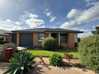 5 CARABEEN PLACE, Aintree