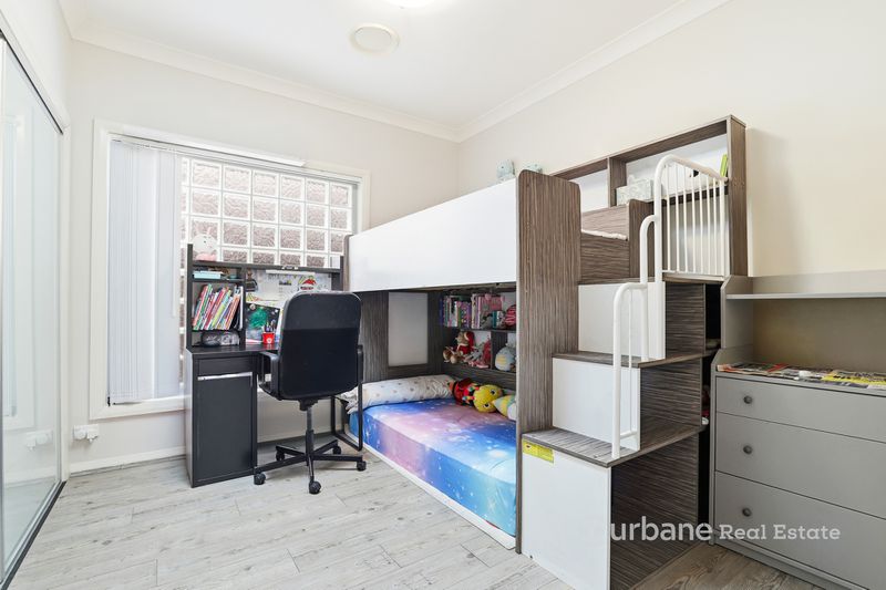 6 Banyan Glade, Schofields