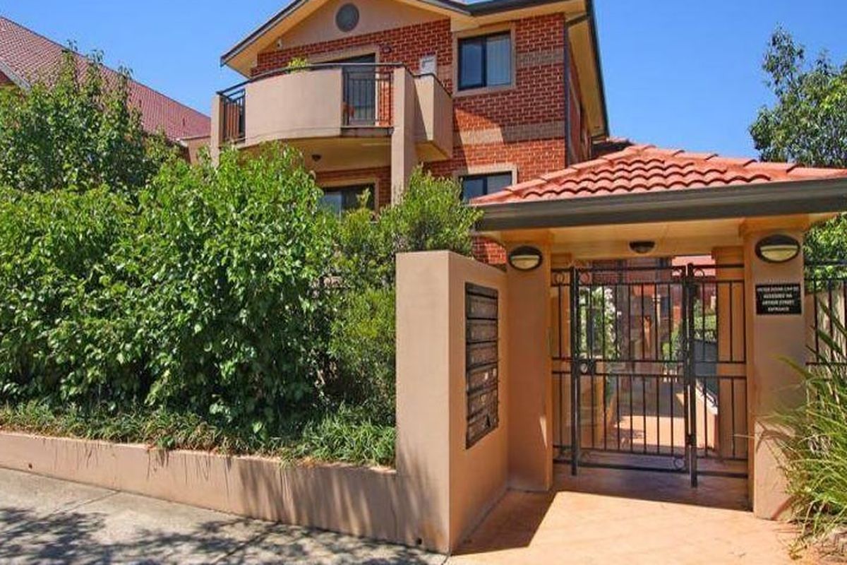 11 / 18 Eastbourne Road, Homebush West