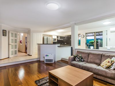 60 Whitfeld Terrace, Winthrop