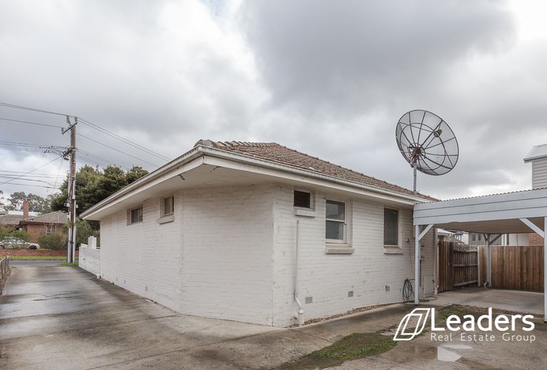 1 / 16 AMBON STREET, Preston