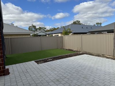 6 Lutea Loop  , Hilbert