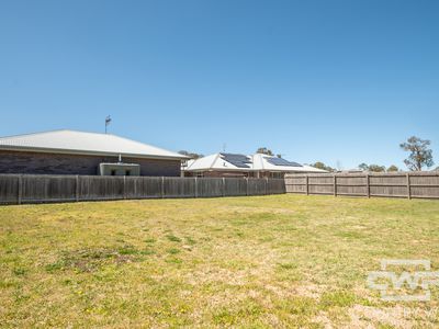 22 Claret Ash Drive, Guyra
