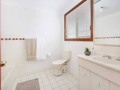 2 / 66 Pur Pur Avenue, Lake Illawarra