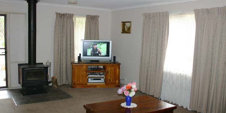 28 Hoskin Lane, Violet Town