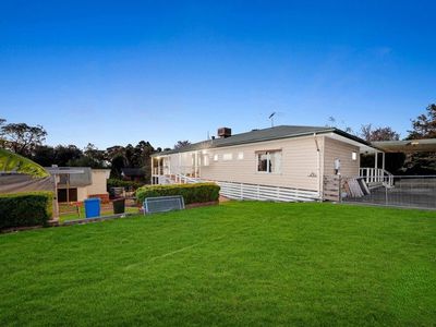 8 Stanhill Drive, Cranbourne South