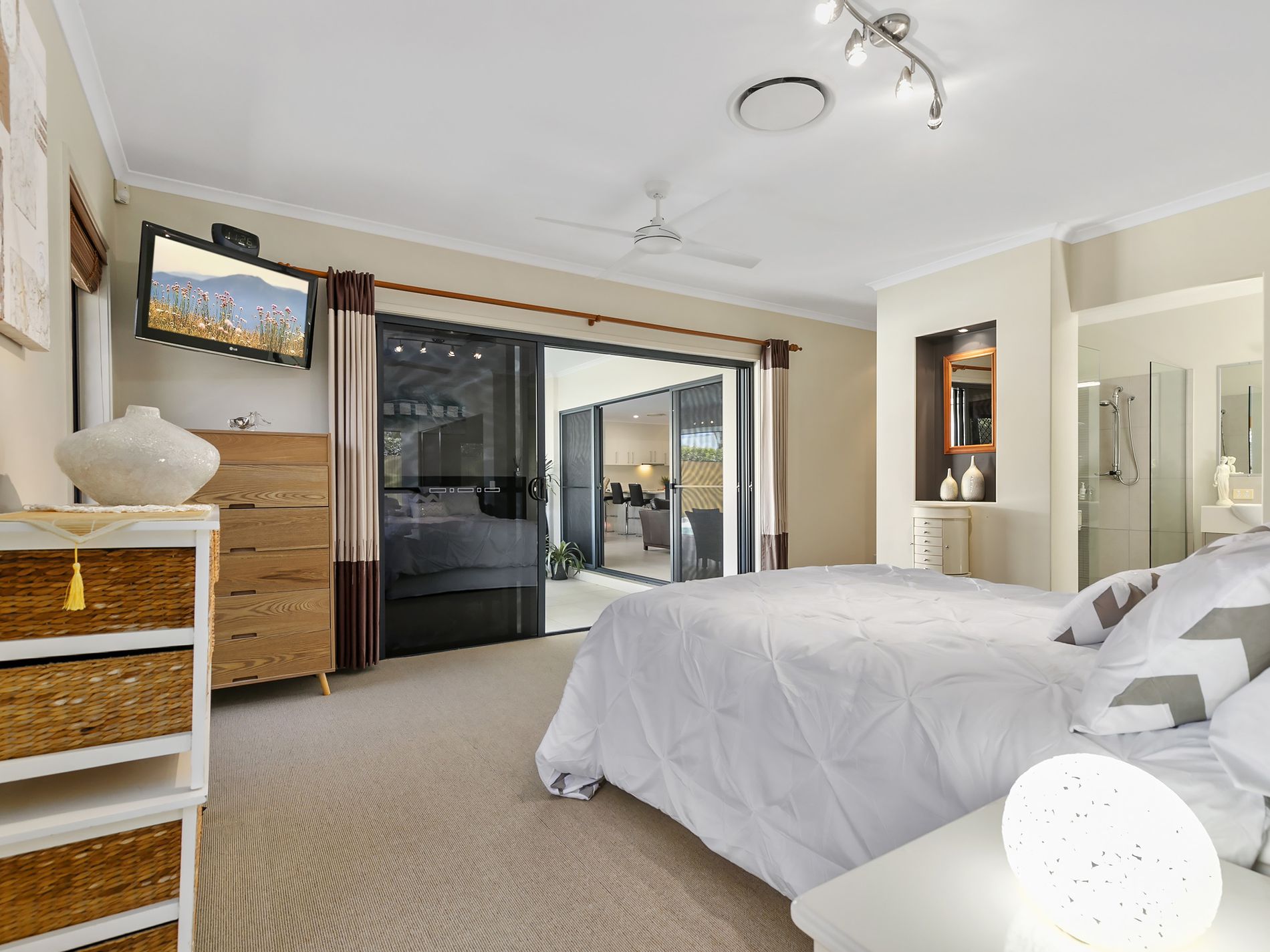 10 Maddens Crescent, Peregian Springs