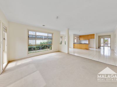 7 Loddon Place, Caroline Springs