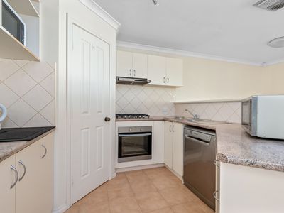 6 / 10 Great Eastern Highway, Somerville