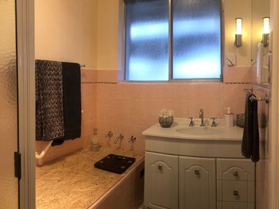 18 English Drive , Millicent