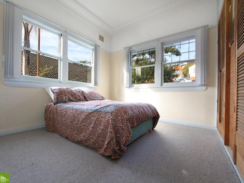 3 Woodlawn Avenue , Mangerton