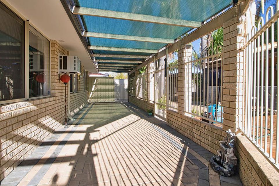 28 Round Hill Drive , Port Kennedy