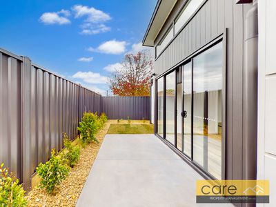3 / 5 Maple Court, Doveton