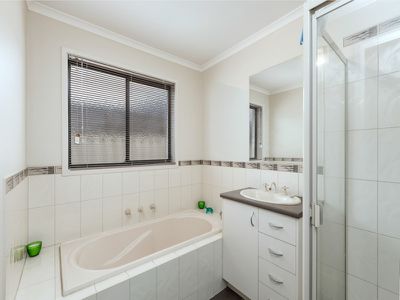 4 Nautilus Close, Wyndham Vale