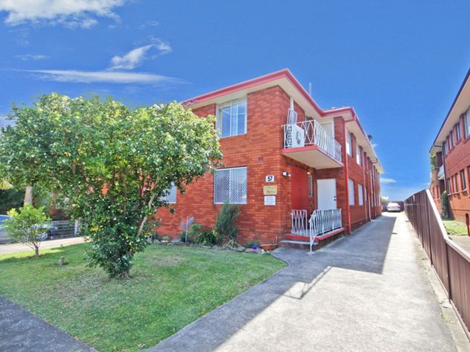 4 / 57 Shadforth Street, Wiley Park
