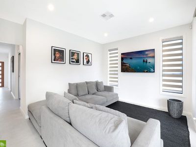 8 Sapphire Road, Kembla Grange