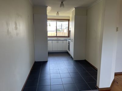 2 / 63 Rhodes Parade, Oak Park
