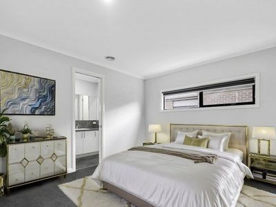 109 Holyoake Parade, Manor Lakes