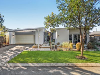 14 Torrens Crescent, Wakerley