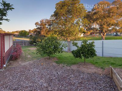 76 TRUDEWIND ROAD, Wodonga