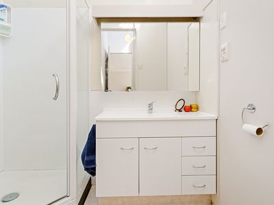 4/109A Te Atatu Road, Te Atatu South