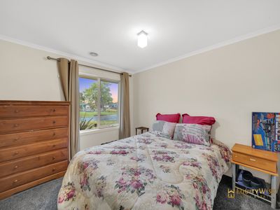 36 Eppalock Drive, Manor Lakes