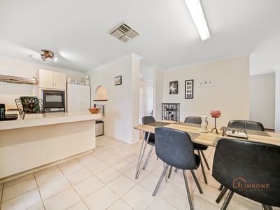 3 Myrna Way, Parkwood