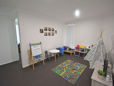 63 Champagne Drive, Dubbo