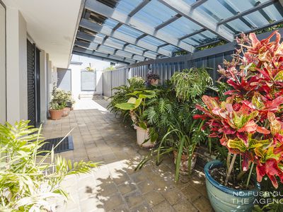 32 Carr Crescent, Warwick