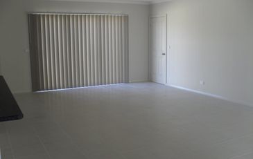1 / 7 Delfta Court, Pakenham