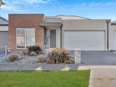 4 Hoddle Link, Manor Lakes