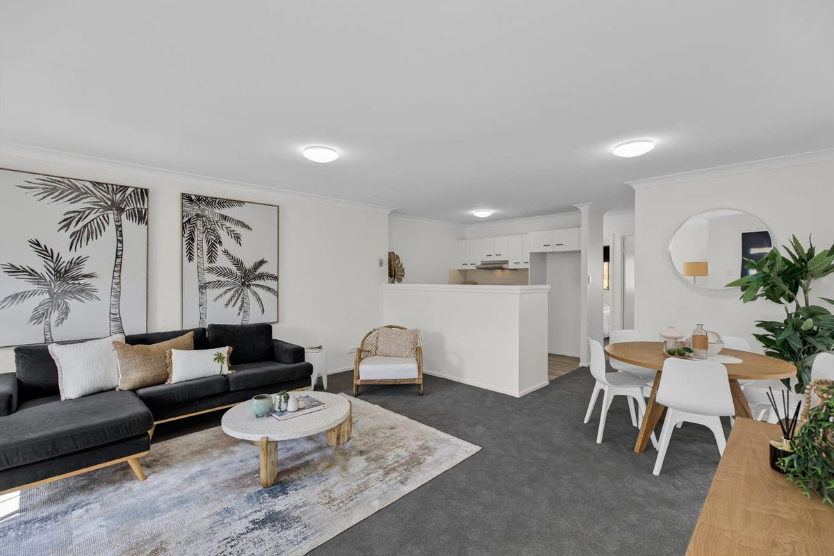 2 / 21 Sandpiper Place, Green Point