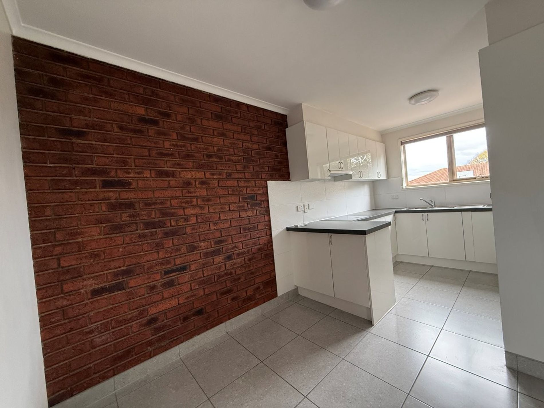 2 / 102 Synnot Street, Werribee